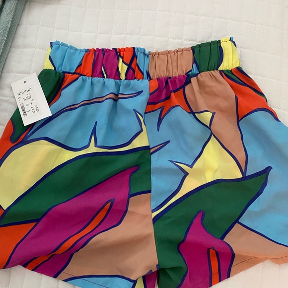 Colorful shorts - Picture 2 of 2